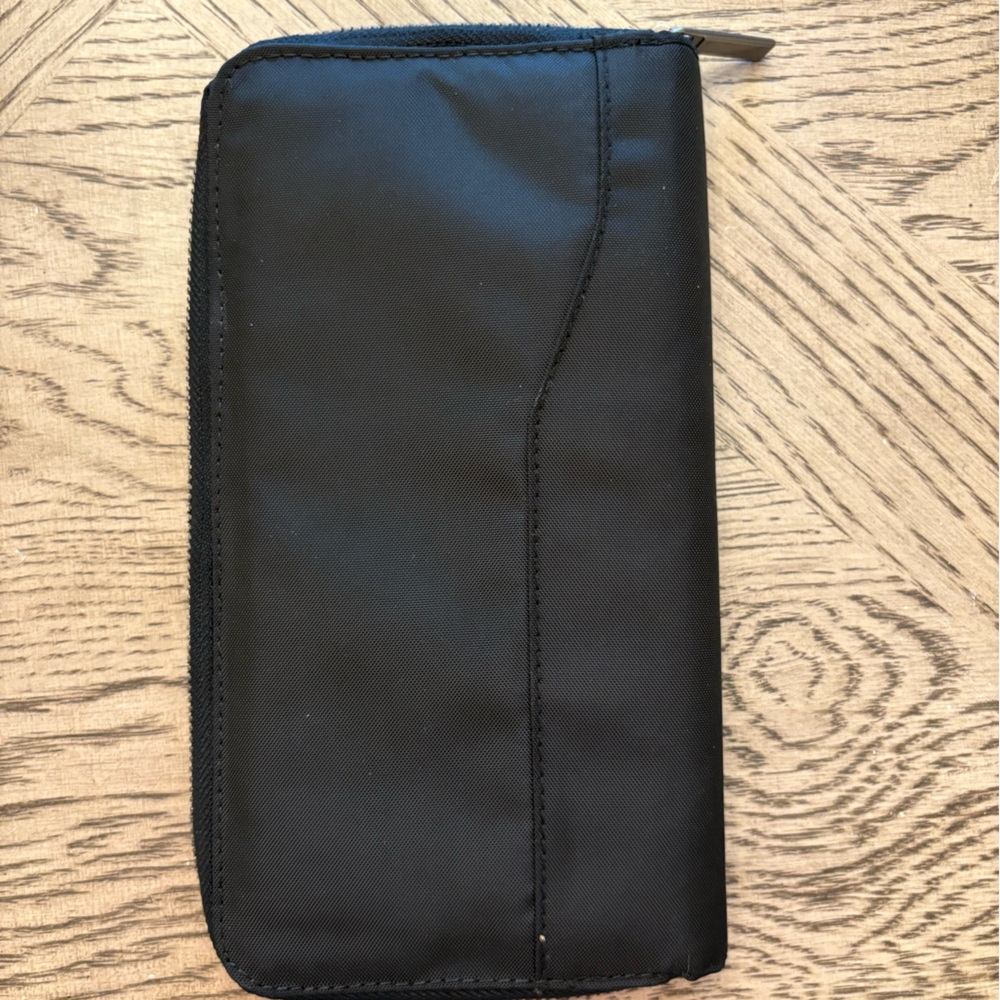 NWOT Men's Black RFID Travel Wallet